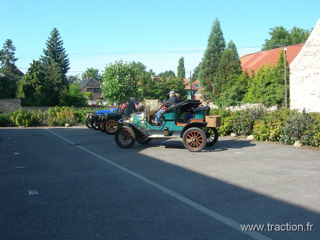 2011_rallye_des_princes (31).jpg - 12/06/2011 - 68127 NIEDERENTZEN 22ème RALLYE des PRINCES - Parking salle des fètes - FORD- RUNABOUT - 1910